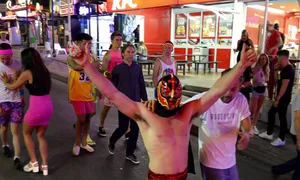 Gen Z xấu hổ vì những chuyến du lịch tiệc tùng