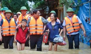 Thủ tướng: Nghiên cứu sử dụng đường không tiếp tế nhu yếu phẩm cho người dân