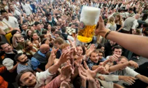 Lễ hội bia lớn nhất thế giới 2024