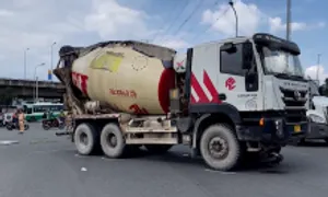 Hai nữ sinh tử vong dưới bánh xe bồn ở vòng xoay cửa ngõ TP HCM